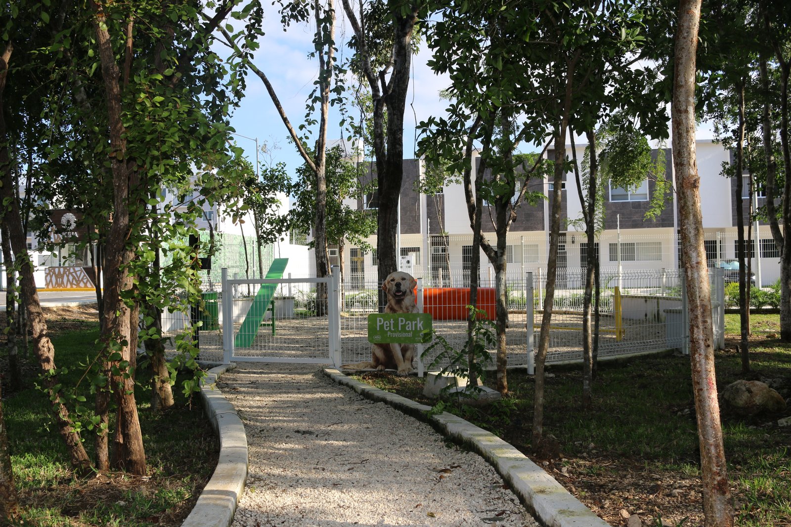 Pet-Park — Almazara Residencial Playa del Carmen